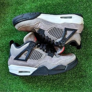 Jordan Retro 4 “Taupe” GS Size 7Y